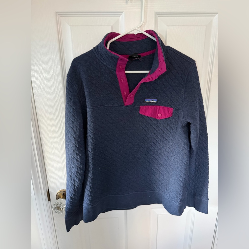 Patagonia Organic Cotton Quilt Snap-T® Pullover Navy with Pink Accents